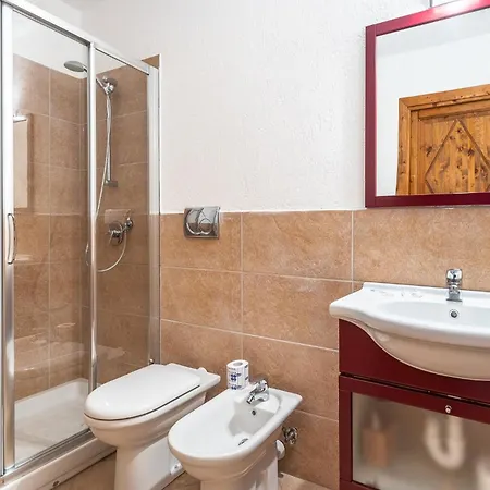Hostdomus - Castle Appartement Besse-Basso
