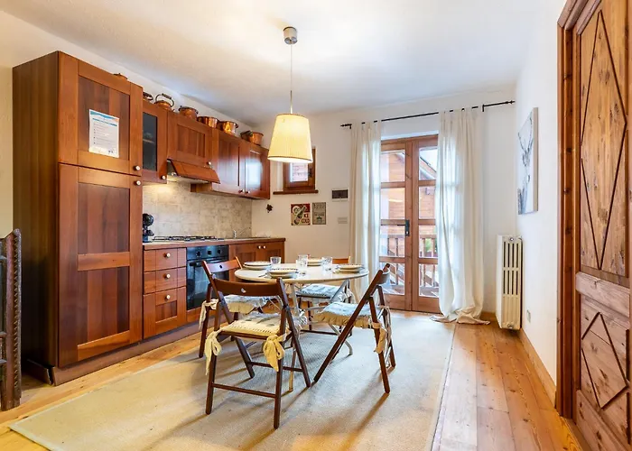 Hostdomus - Castle 아파트 Besse-Basso