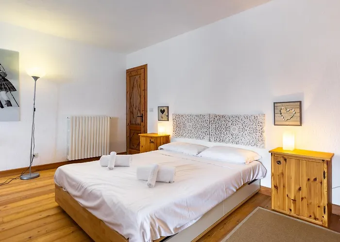 Hostdomus - Castle 아파트 Besse-Basso